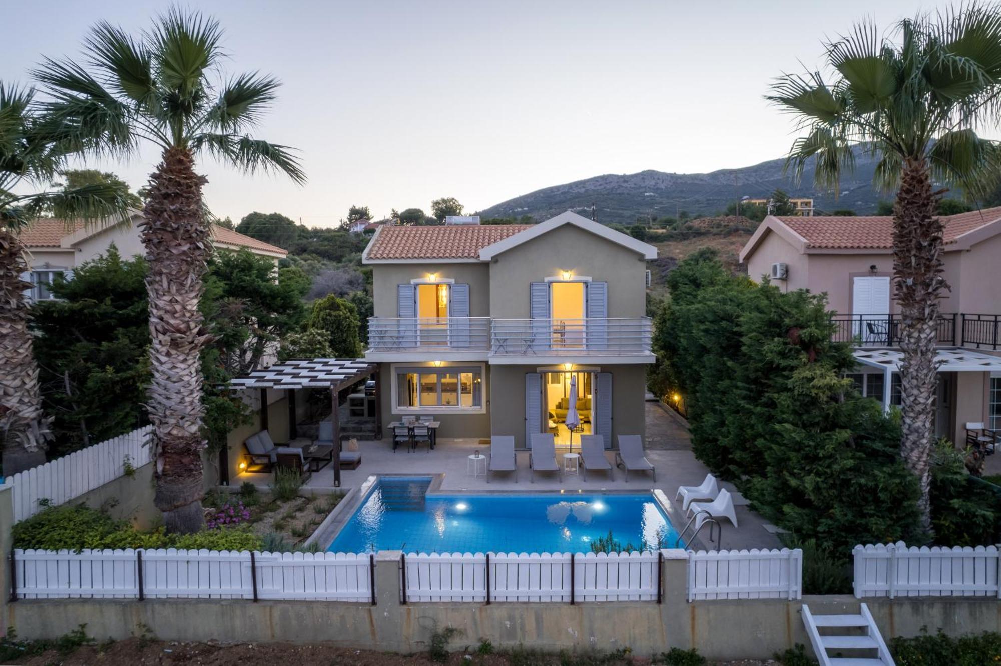 Beachfront Alexandra Villa